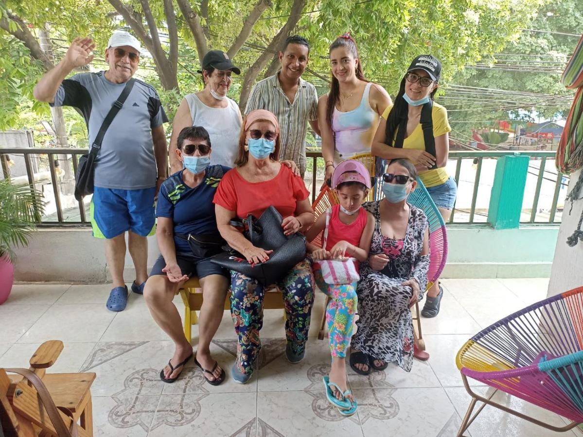 Hostel Shalom Adonai Cartagena Exteriör bild