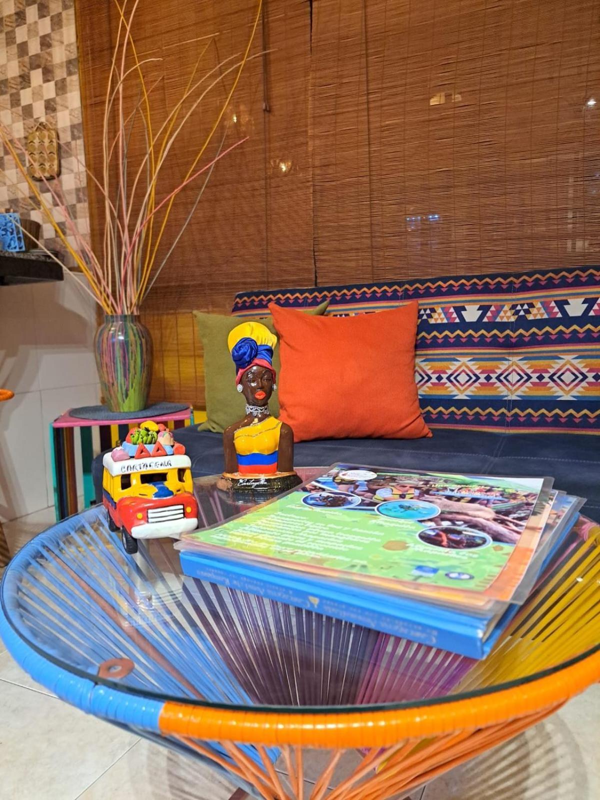 Hostel Shalom Adonai Cartagena Exteriör bild