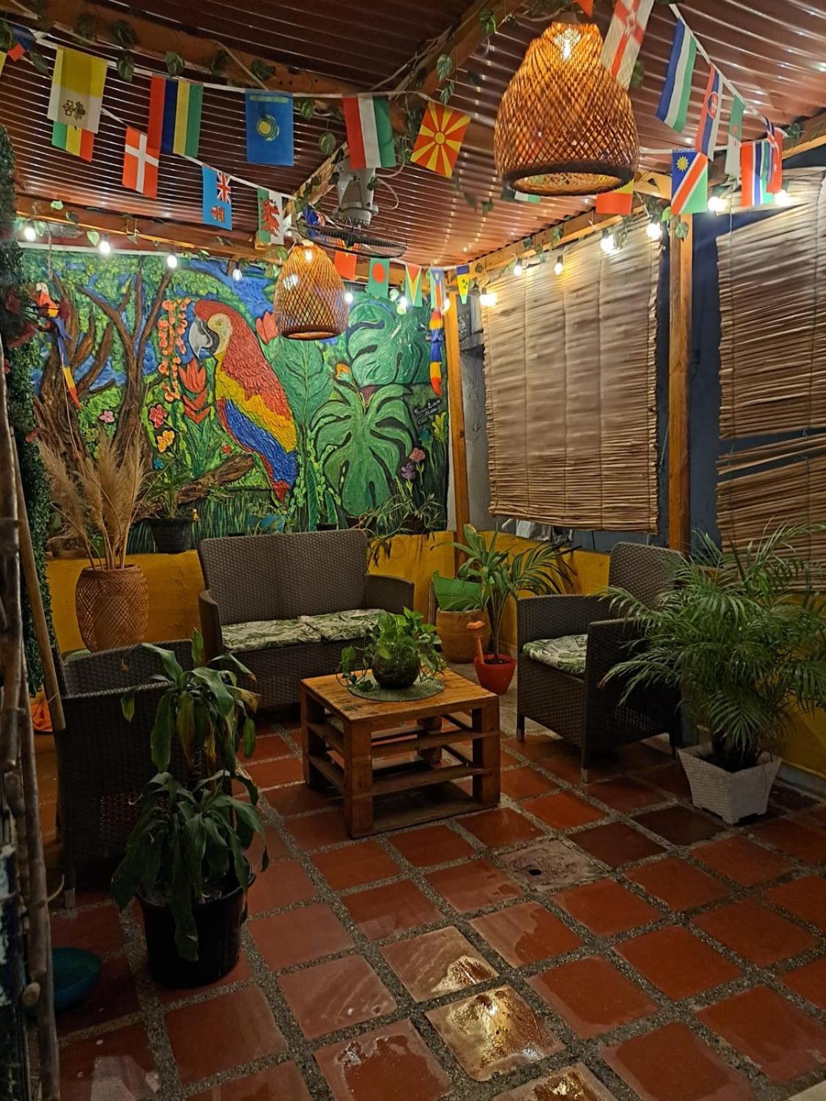 Hostel Shalom Adonai Cartagena Exteriör bild
