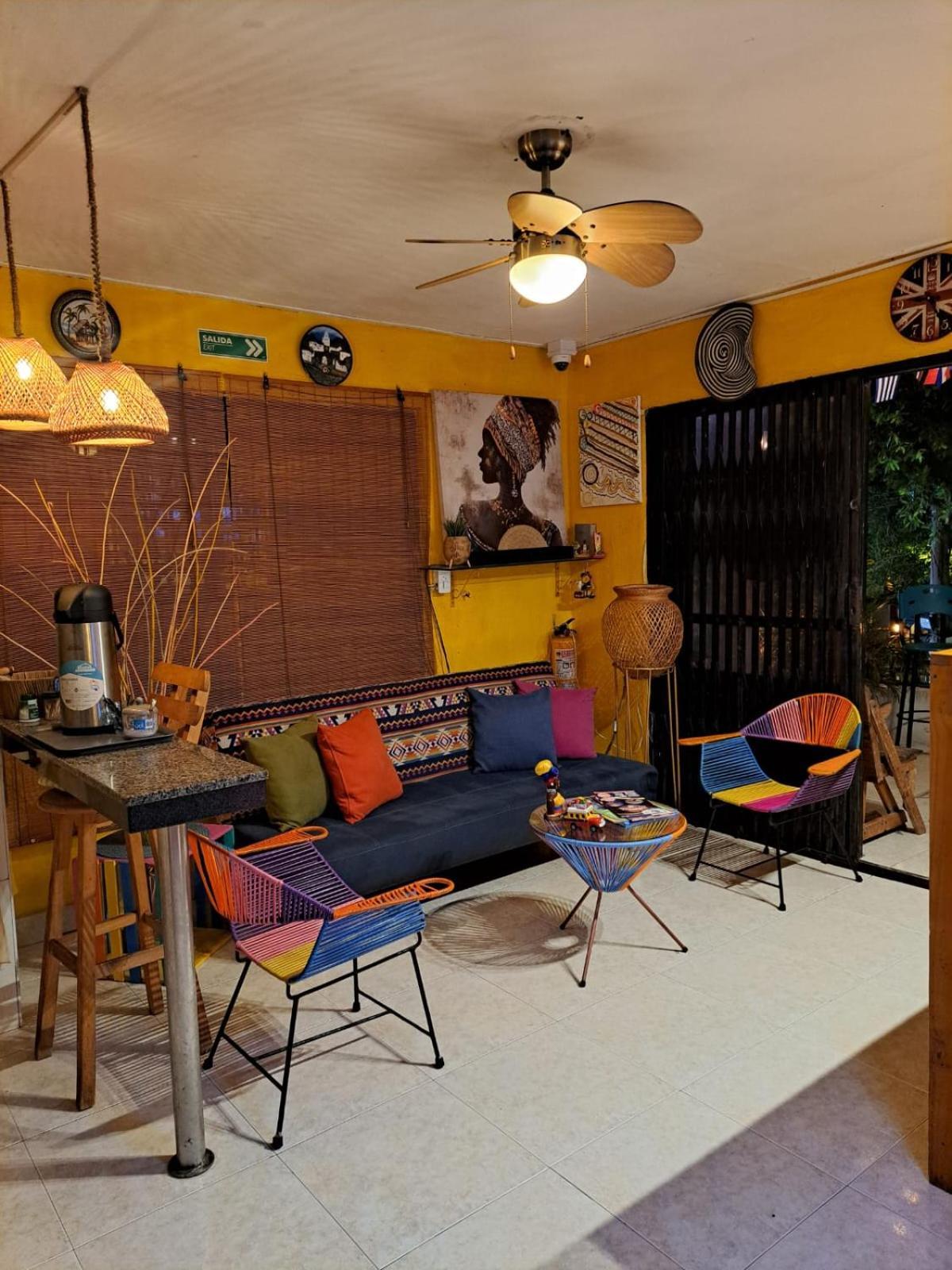 Hostel Shalom Adonai Cartagena Exteriör bild