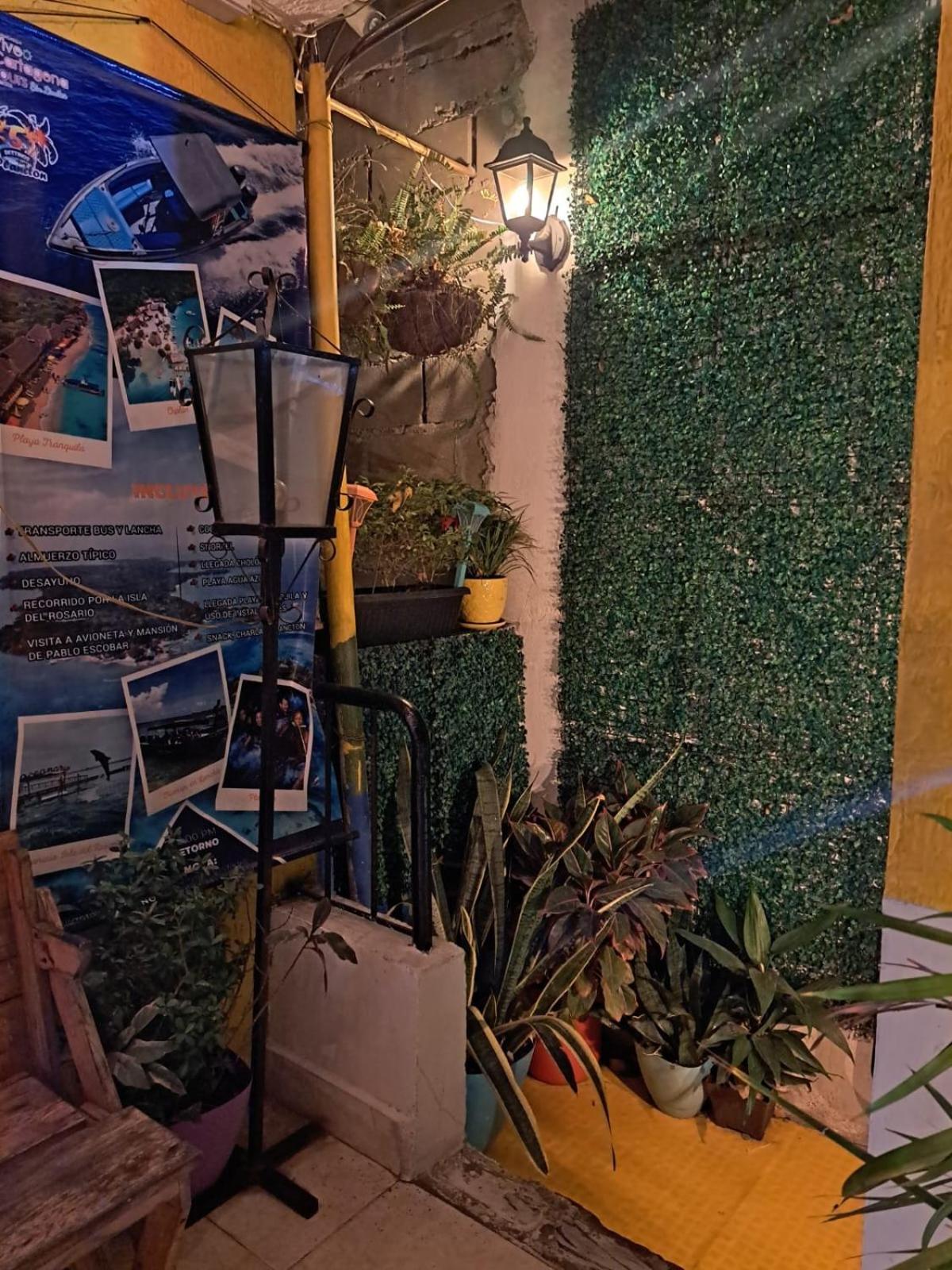 Hostel Shalom Adonai Cartagena Exteriör bild