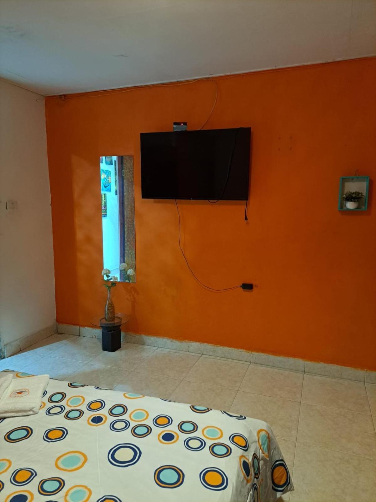 Hostel Shalom Adonai Cartagena Exteriör bild
