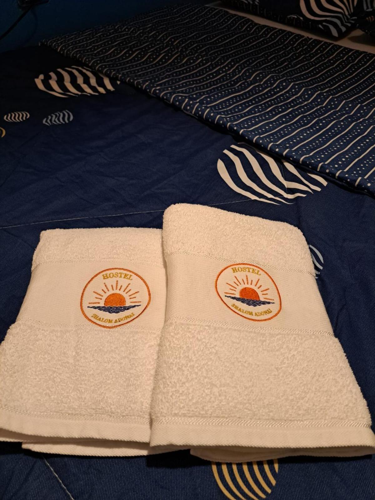 Hostel Shalom Adonai Cartagena Exteriör bild