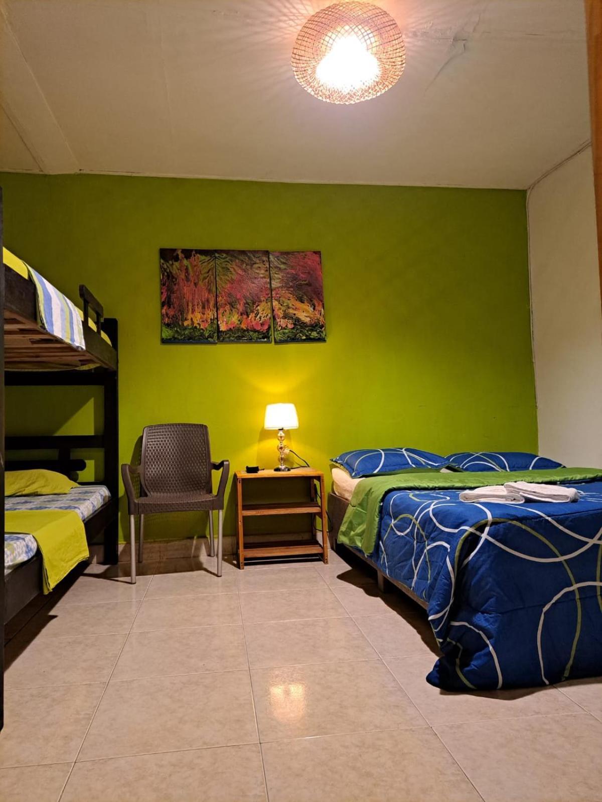 Hostel Shalom Adonai Cartagena Exteriör bild